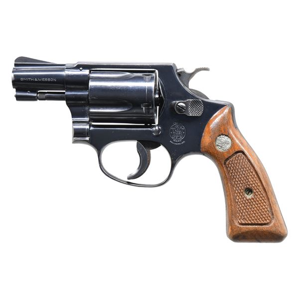 SMITH & WESSON MODEL 36 DA REVOLVER.