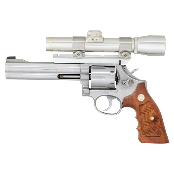 SMITH & WESSON MODEL 686 DA REVOLVER.