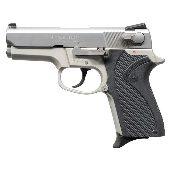 SMITH & WESSON MODEL 6906 SEMI AUTO PISTOL.