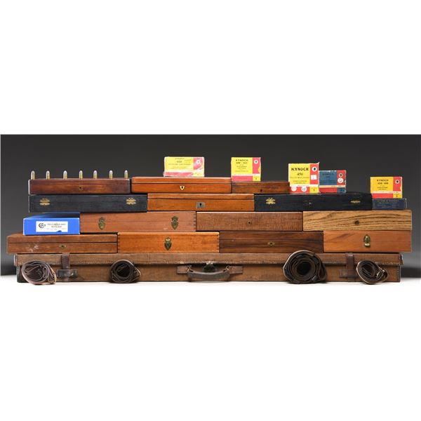 GROUP OF VINTAGE GUN CASES, AND ACCESSORIES.