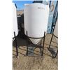 Image 1 : 110 Gallon Poly Tank on Metal Stand