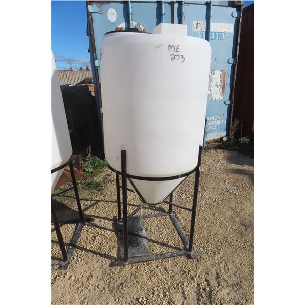 110 Gallon Poly Tank on Metal Stand
