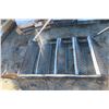 Image 3 : 5 Step Steel Stairs with Hand Rail
