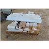 Image 2 : Pallet of Fluorescent Light Fixttures 