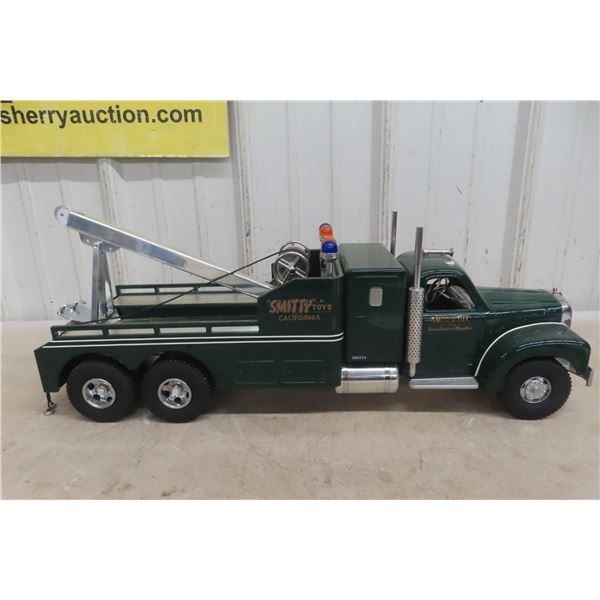 Smitty Toys Heavy Diecast Mack Tow Truck 22'' 