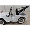Image 3 : 1960s Tonka Jeep Wrecker and Plow, Pressed Metal 12'' Long 
