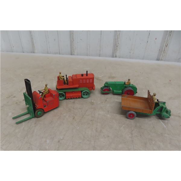 4 Dinky Toys: Heavy Crawler, Packer, Forklift and Motocart 