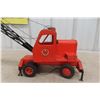 Image 14 : 1950s Model Unit Crane Pressed Metal (Machine) 12'' Long (Crane)