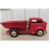Image 1 : 1940s Richmond Scale Model Pressed Metal Dump Truck 12'' 