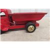 Image 9 : 1940s Richmond Scale Model Pressed Metal Dump Truck 12'' 