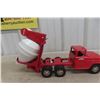 Image 14 : 1960s Tonka Cement Truck Pressed Metal and Plastic 16'' 