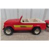 Image 2 : 1970s Tonka Metal Jeepster with Plastic Boat and Trailer 