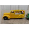 Image 3 : 2 Dinky Delivery Vehicles 3'' Each 