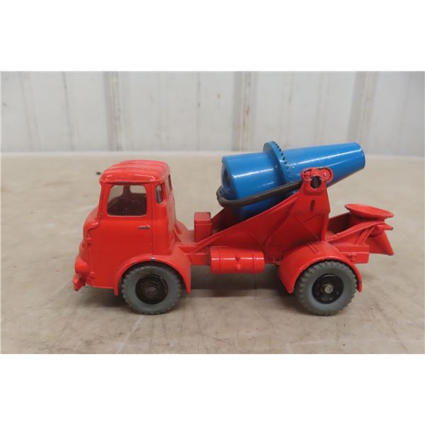 Dinky Supertoy Cement Truck #960 , 5'' Long 