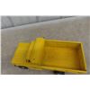 Image 10 : Structo 22 Dump Truck Pressed Metal, Late 1960s/Early 