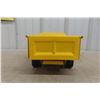 Image 11 : Structo 22 Dump Truck Pressed Metal, Late 1960s/Early 