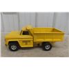 Image 6 : Structo 22 Dump Truck Pressed Metal, Late 1960s/Early 