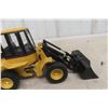 Image 3 : Joal 1:25 Diecast CAT IT18F Wheel Loader, Made from 1989-