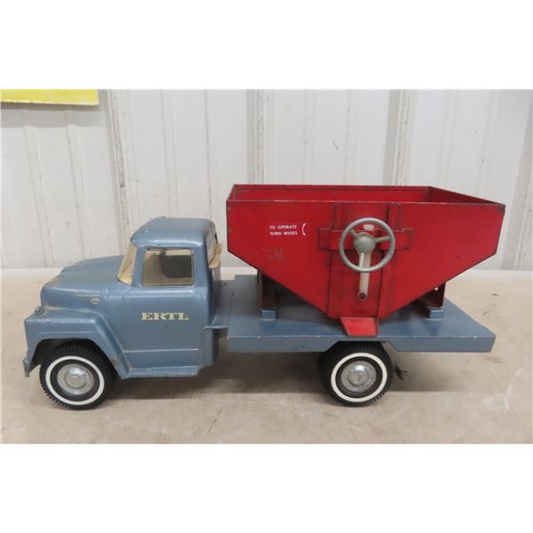 1960s Ertl International Harvester Loadstar Gravity 1:16 Scale, 