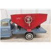 Image 3 : 1960s Ertl International Harvester Loadstar Gravity 1:16 Scale, 