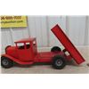 Image 11 : 1950s Tri-ang Model Tipper Dump Truck, Pressed Metal 19'' 