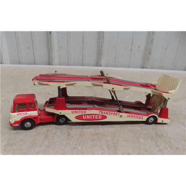 Corgi United Car Transport Diecast Truck and Trailer 10'' Long, 