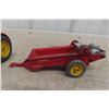 Image 3 : 3 Dinky Toys: Massey Harris Tractor, Massey Harris Manure