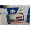 Image 6 : Three American Highways Legends 1/64 Die-Cast Trucks In Packages