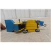 Image 9 : Dinky Supertoy Elevator Loader, 7" Long, 6" High