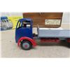 Image 6 : Shackleton Mechanical Foden Flat Truck, Die-Cast Windup (1948–1952) with Take-Down Tools,