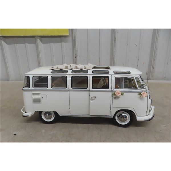 Volkswagen 1962 Samba Bus, 1/12 Scale, Die-Cast, Highly Detailed, 14" Long