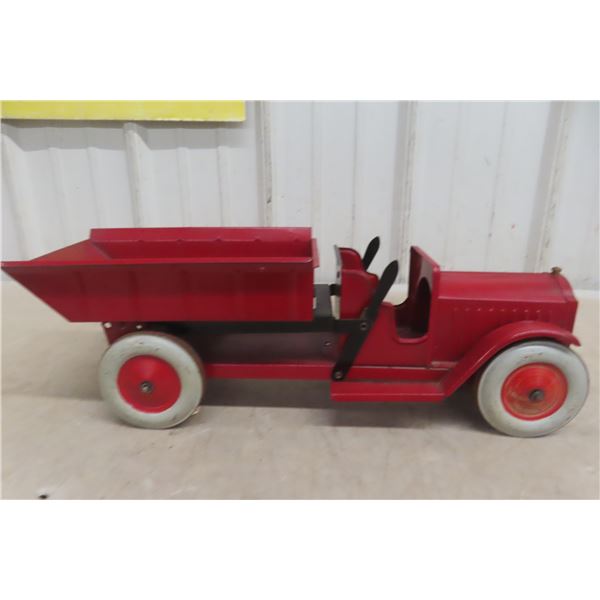 Structo Tin Dump Truck, 1920s, 17" Long