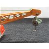 Image 4 : Dinky Toys Crane Truck #972 (1955), 3" x 9 1/2" x 2"