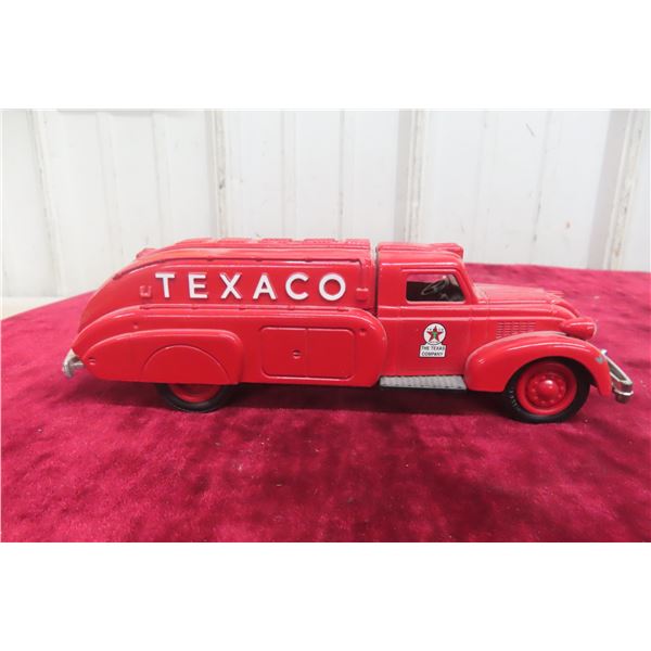 Texaco Bank – 1939 Dodge Airflow, 9" Long