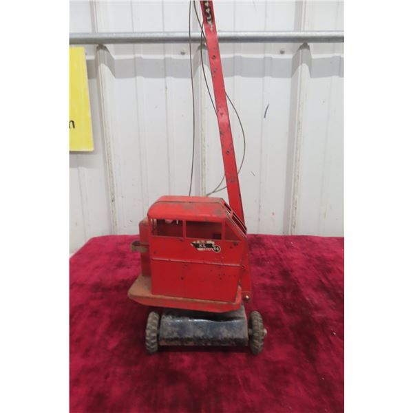 KL Crane #44, Body 7" × 7" × 8", Boom 15"