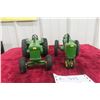 Image 4 : Two John Deere 1/16 Scale Die-Cast Tractors: Models 820 and 830