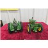 Image 7 : Two John Deere 1/16 Scale Die-Cast Tractors: Models 820 and 830