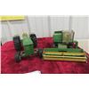 Image 4 : Two John Deere 1/16 Scale Die-Cast Models: 6600 Combine and 5020 Tractor