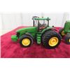 Image 5 : Two John Deere Die-Cast Tractors: 1/16 Scale D and 1/32 Scale 7930