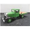 Image 6 : 1934 Ford Flatbed Truck and 1925 Ford Model T Police Car