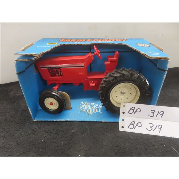 ERTL Row Crop Tractor, 1/16 Scale, In Box