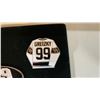 Image 4 : Collector Set #1719/9999 – Gretzky’s 4 Team Jersey Pins.