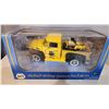 Image 6 : 1956 Ford F-100 Pickup NAPA First Gear 1/25 Scale.