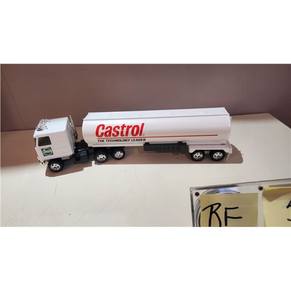 Castrol Chevy Titan Highway Truck + Oil Tanker 18" Metal.
