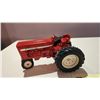 Image 2 : International Tractor 1/16 + 3-Furrow Plow 16".