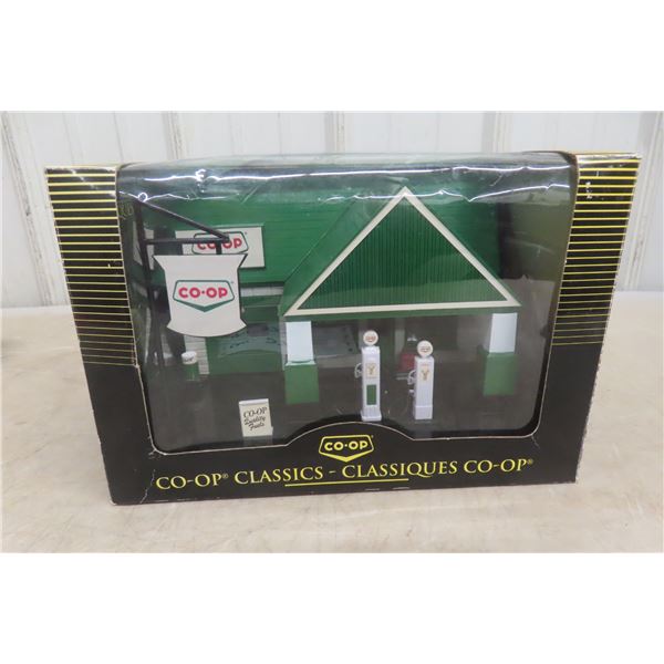 Co-Op Classic Gas Station Model