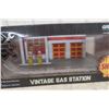 Image 2 : Shell Vintage Gas Station – Greenlight Mechanic’s Corner