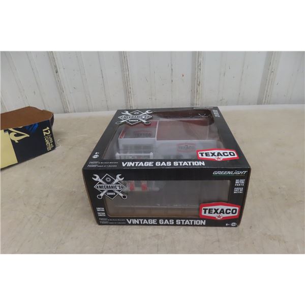 Texaco Vintage Gas Station – Greenlight Mechanic’s Corner