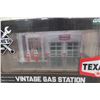 Image 3 : Texaco Vintage Gas Station – Greenlight Mechanic’s Corner