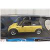 Image 3 : Maisto 1/18 Die-Cast Mini Cooper with Two Gas Station Box Sets, Bonus Items, and Truck